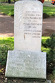 Stèle de Louis Barrault et Pierre Gastaud, fusillés au parc Dumont à Aulnay-sous-Bois (Seine-Saint-Denis)